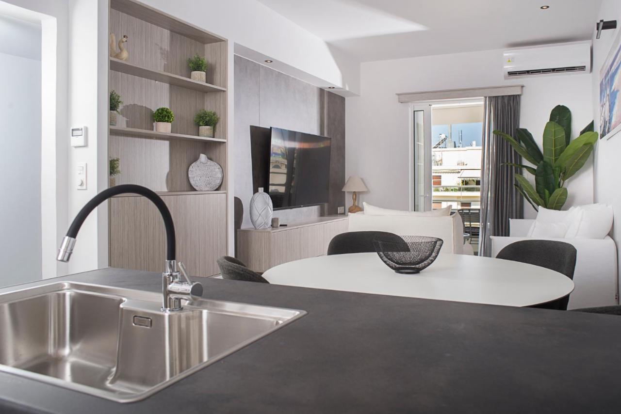 Urban Chic Luxury At The City Center カラマタ エクステリア 写真