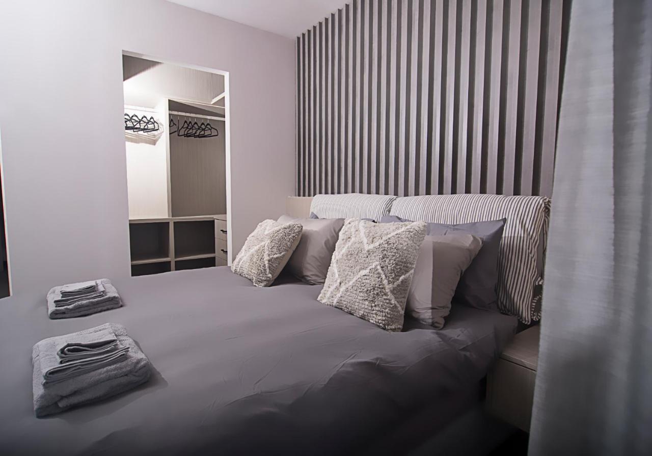 Urban Chic Luxury At The City Center カラマタ エクステリア 写真